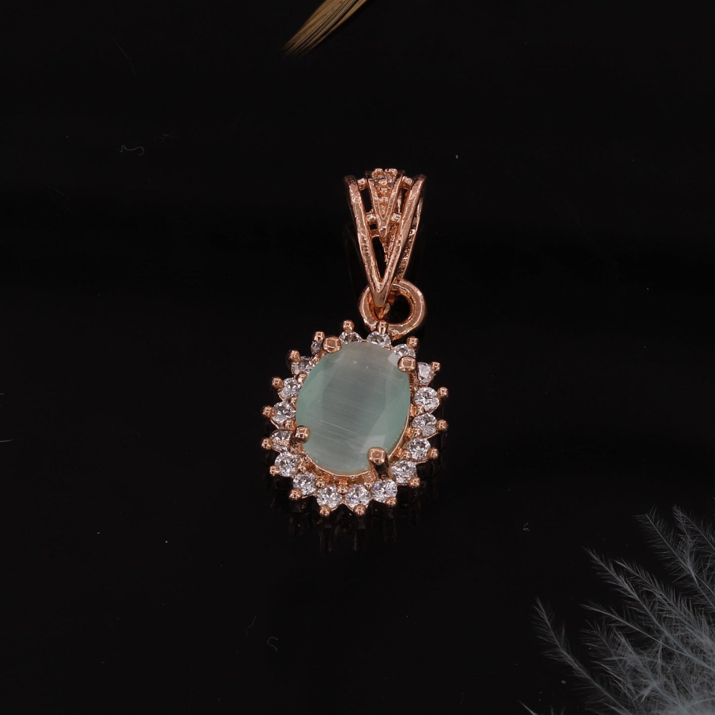 Mini Delicate Diamond Pendant Butti