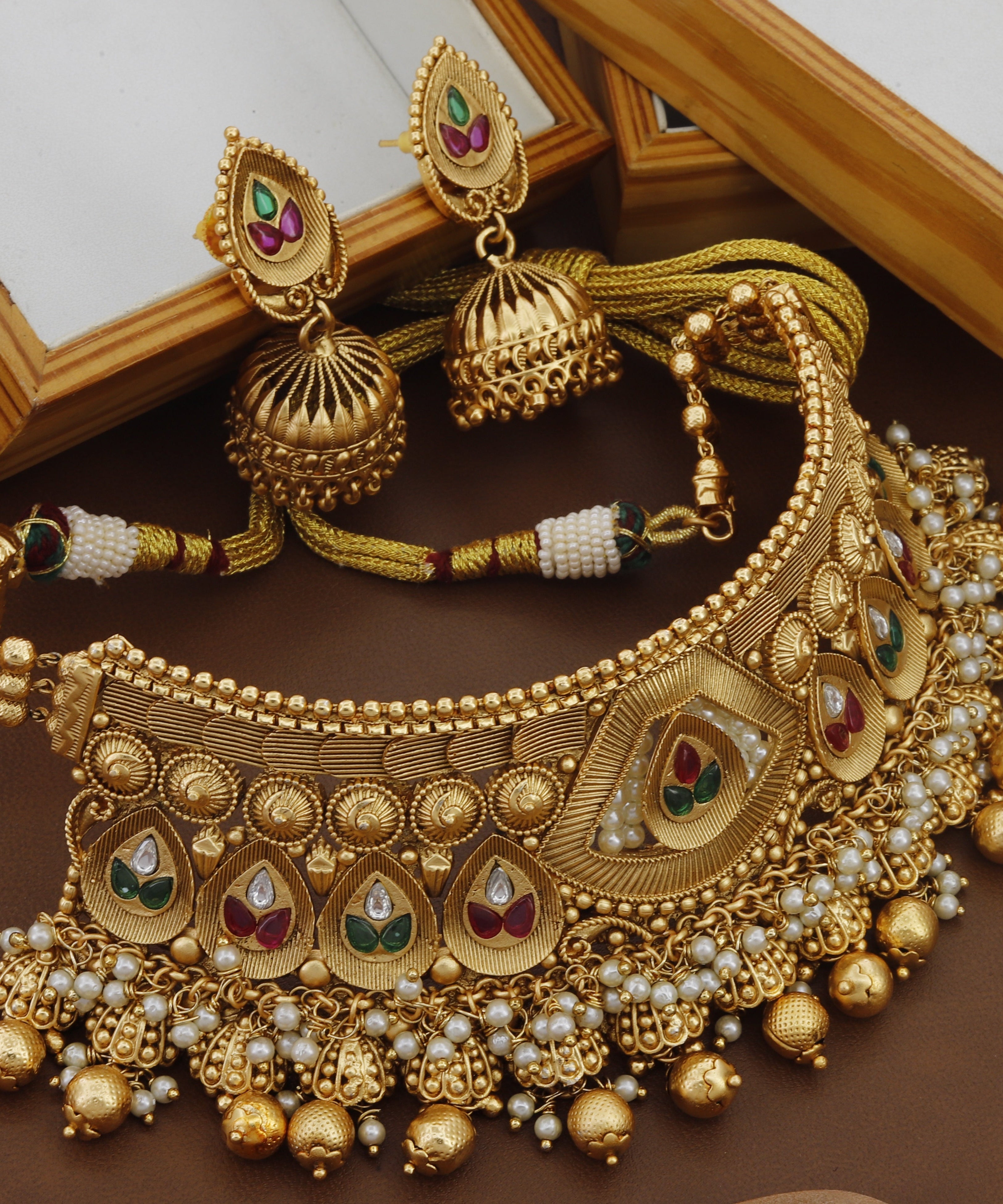 Broad Neck Choker Set With jhumka Earrings