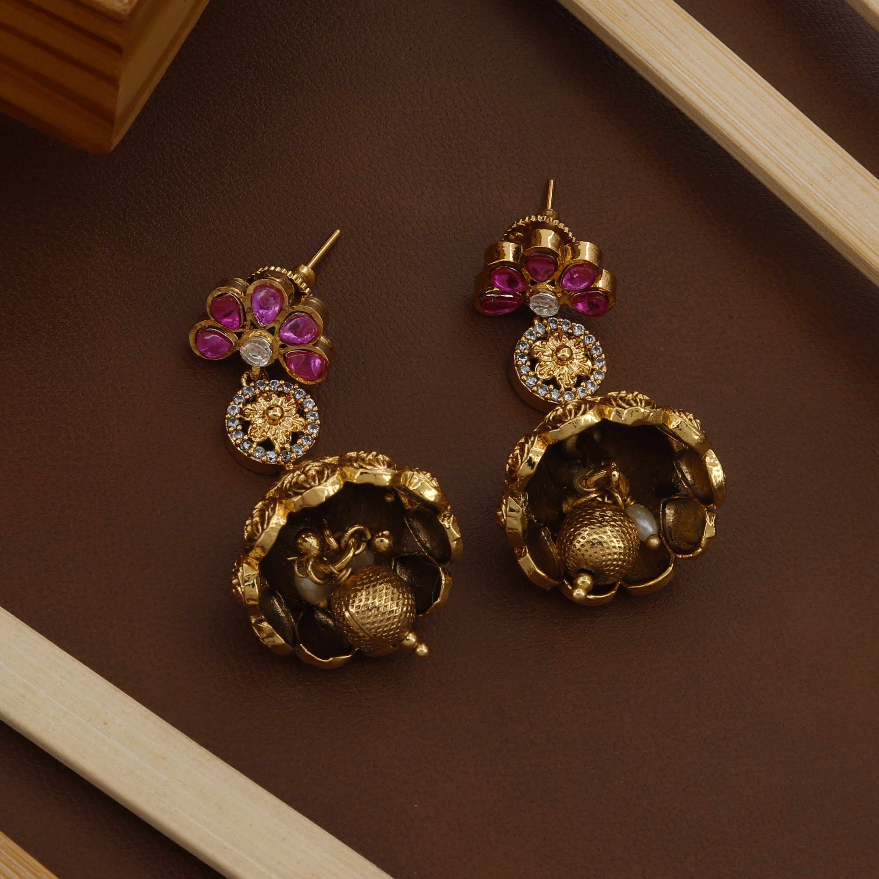 Queen Pink Kundan Necklace Set For Women
