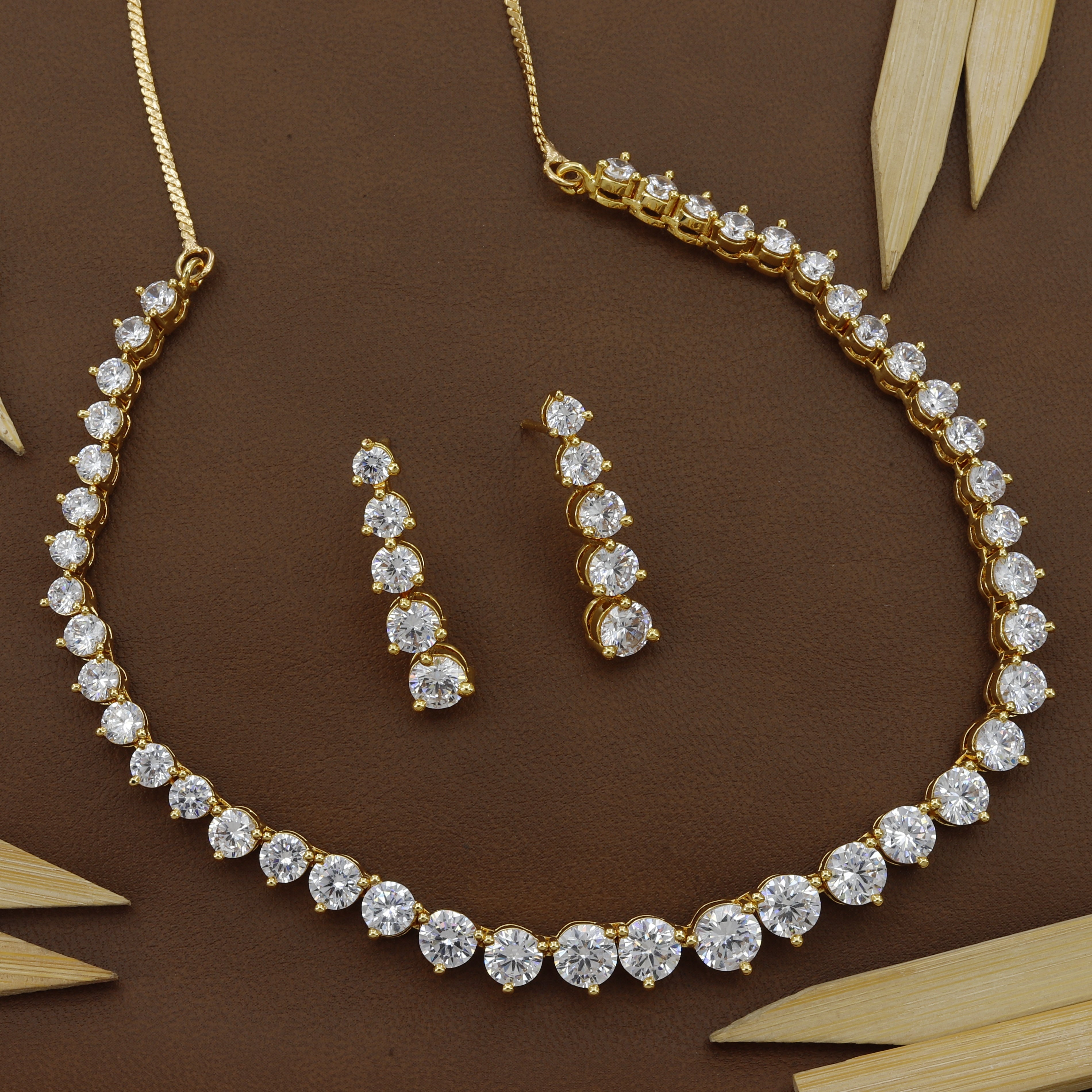 Diamond Jewelry Gold polished Round Diamond Necklace
