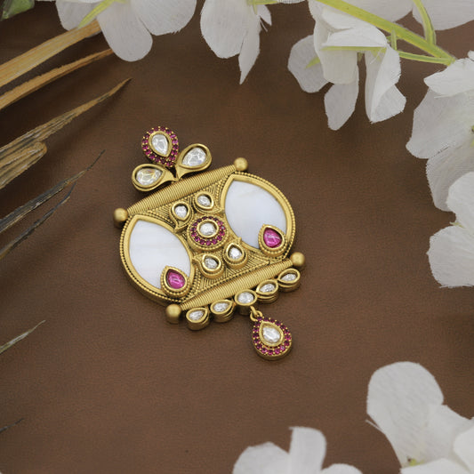 Antique Kundan Pendant Butti