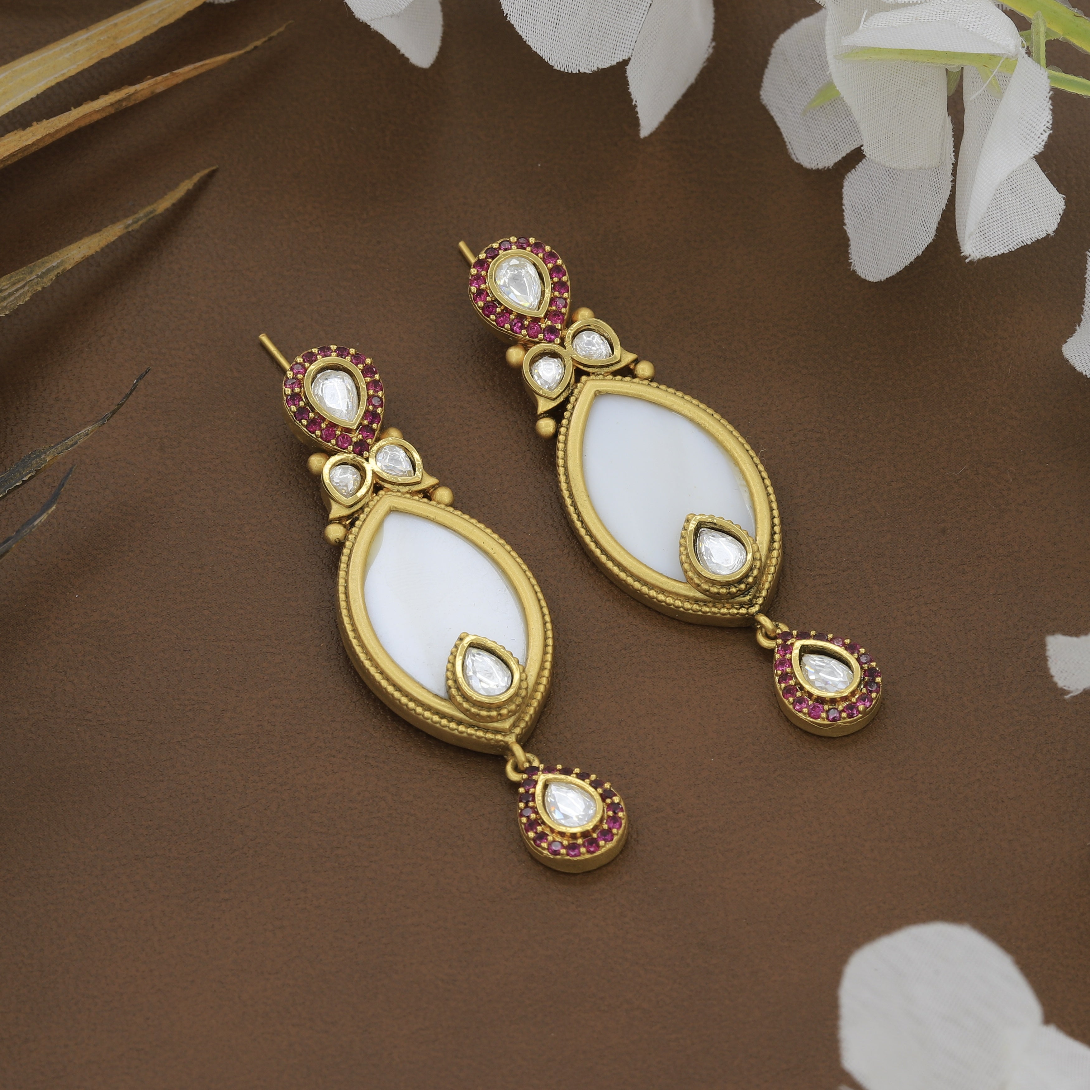 Antique Kundan Pendant Butti