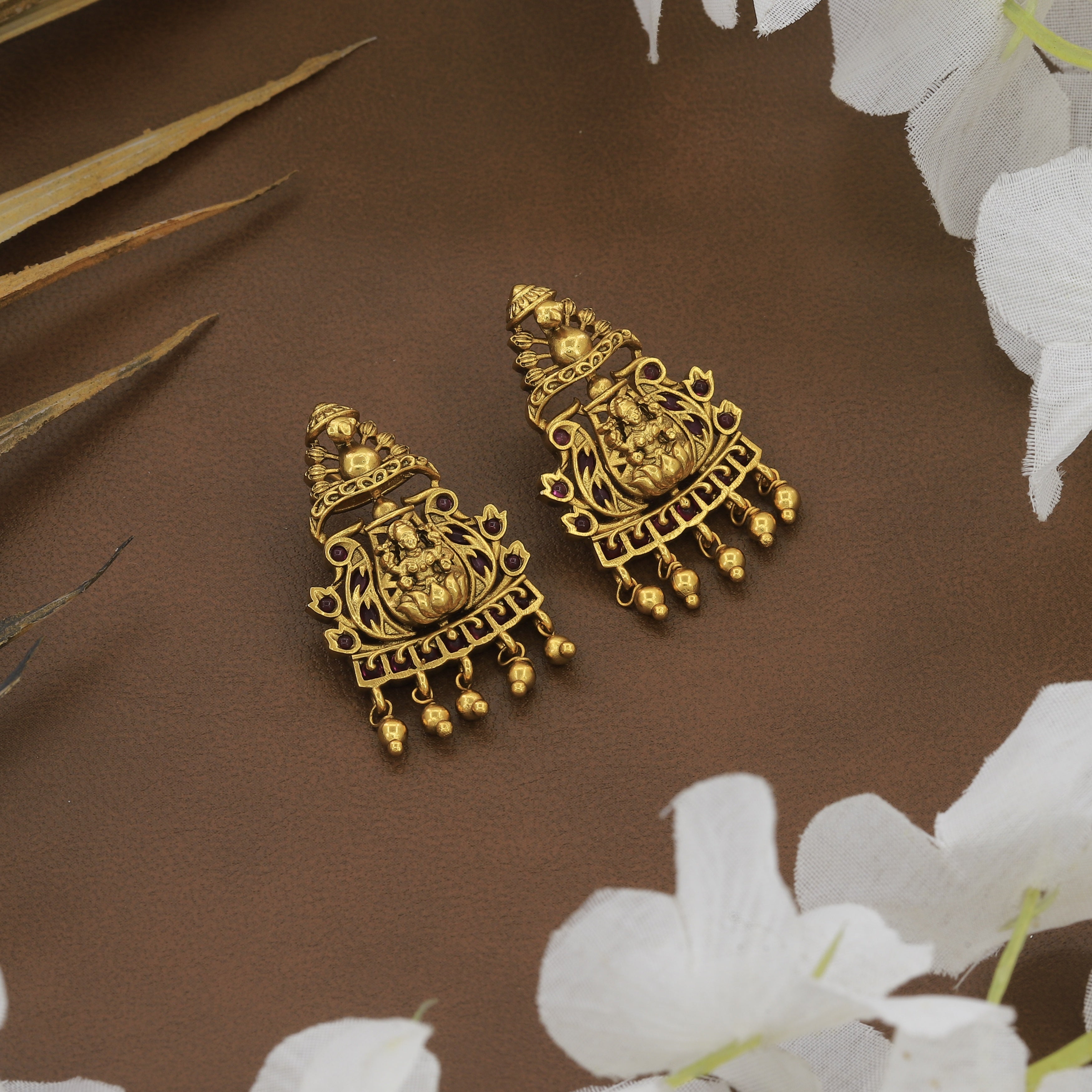 Laxmi God Antique Pendant Butti