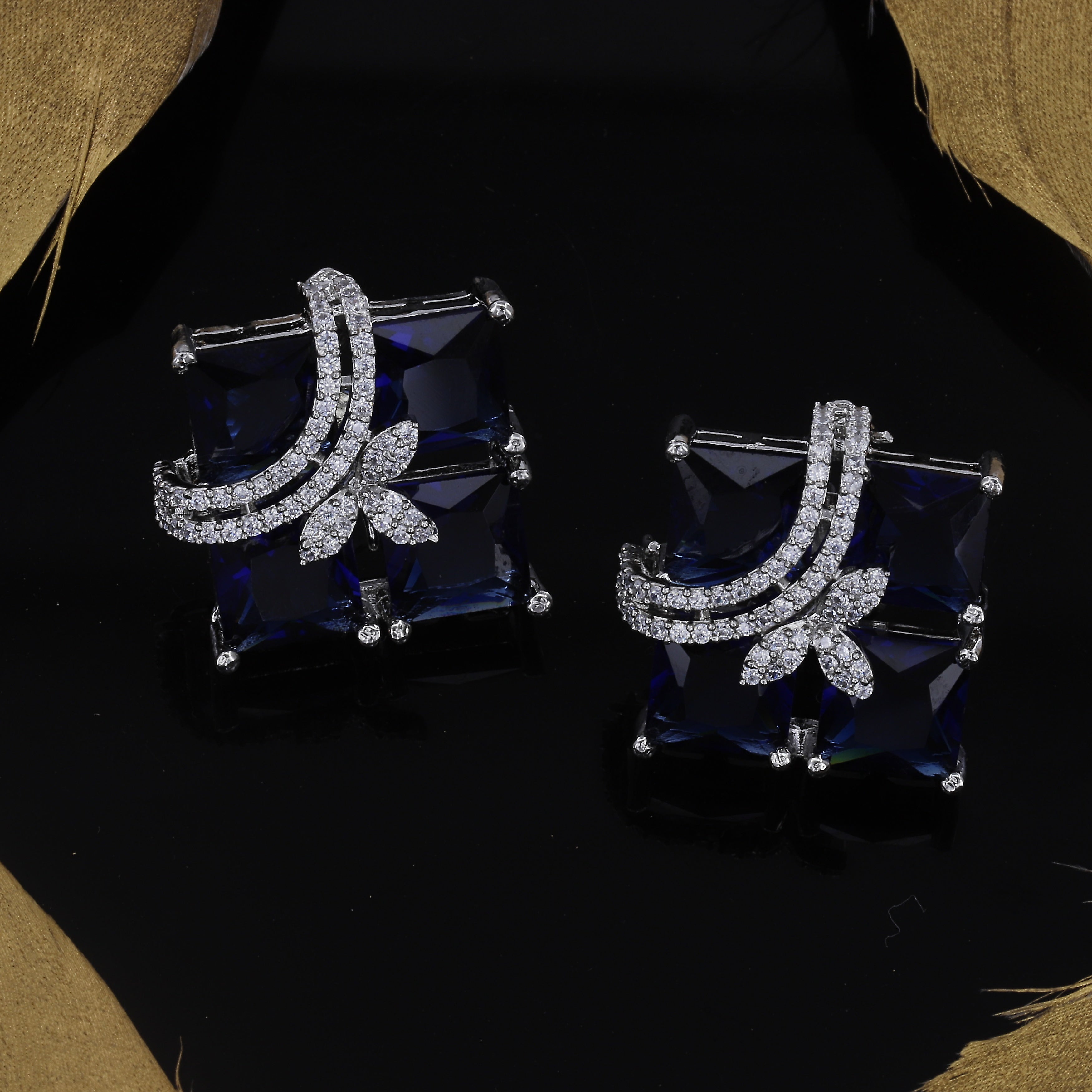 Square Stone And Shape Pendent Butti