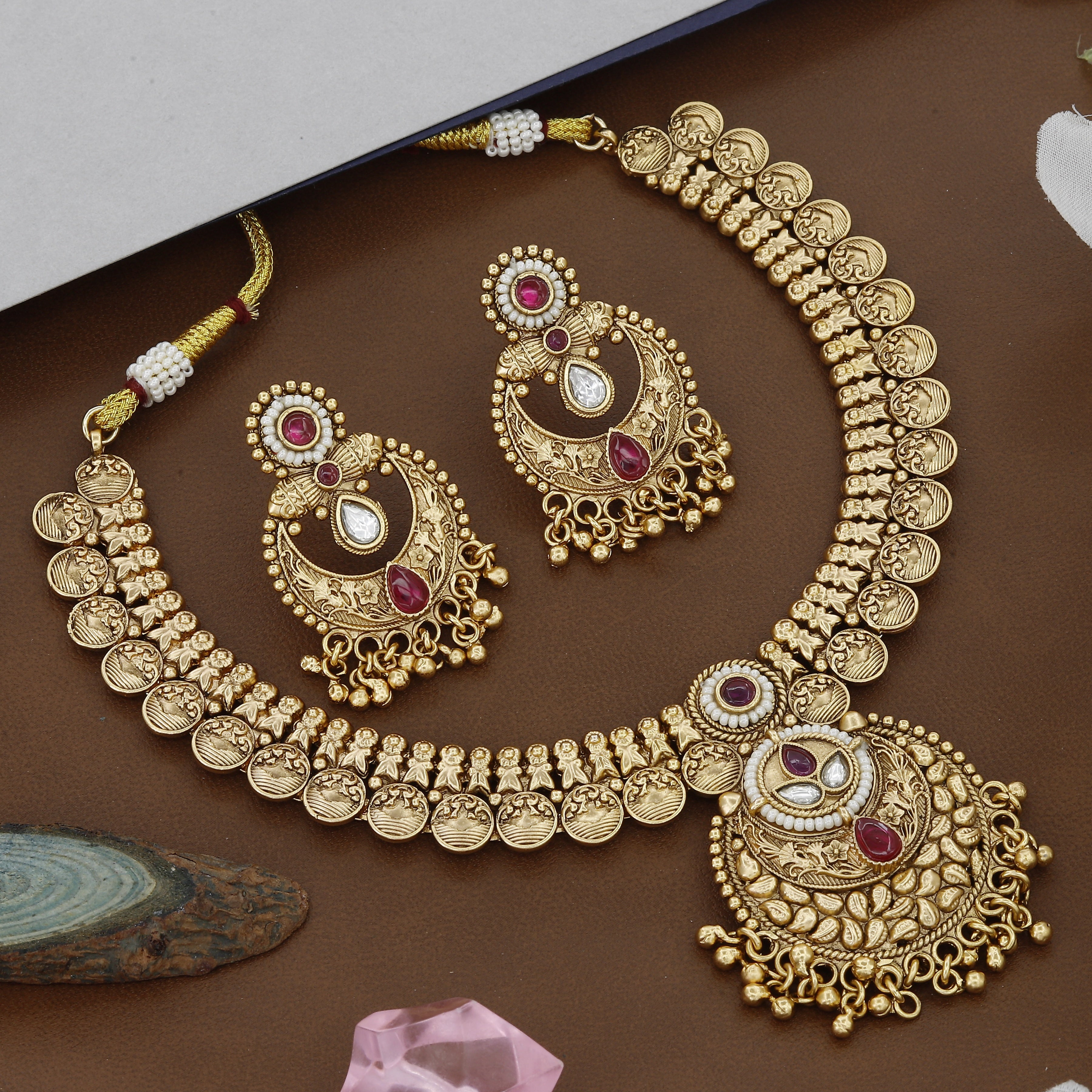 Antique Circle Design Necklace Set With Earrings