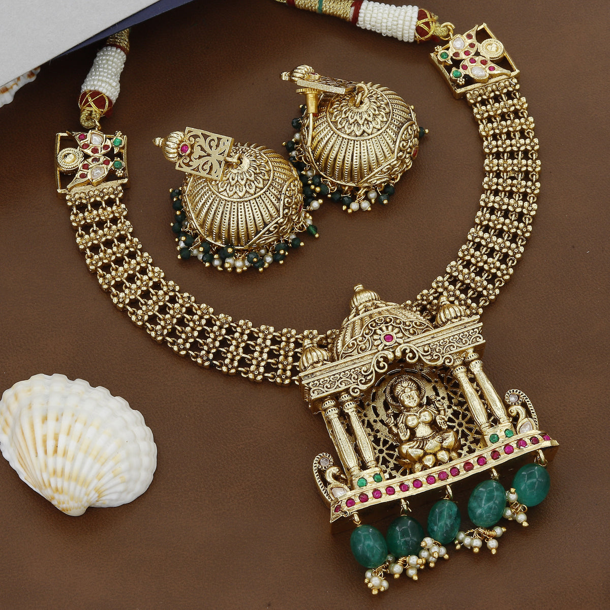Antique Tample Wear Choker With Earrings