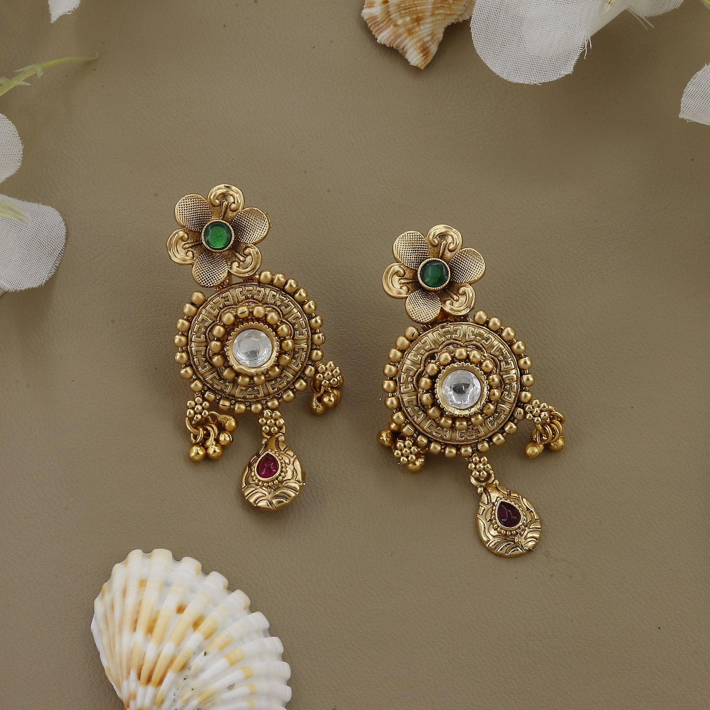 Latkan Kundan Choker Set With Earrings